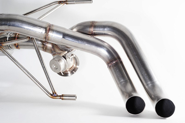 AWE SwitchPath and Straight Pipe Performance Exhaust Systems for R8 4.2L